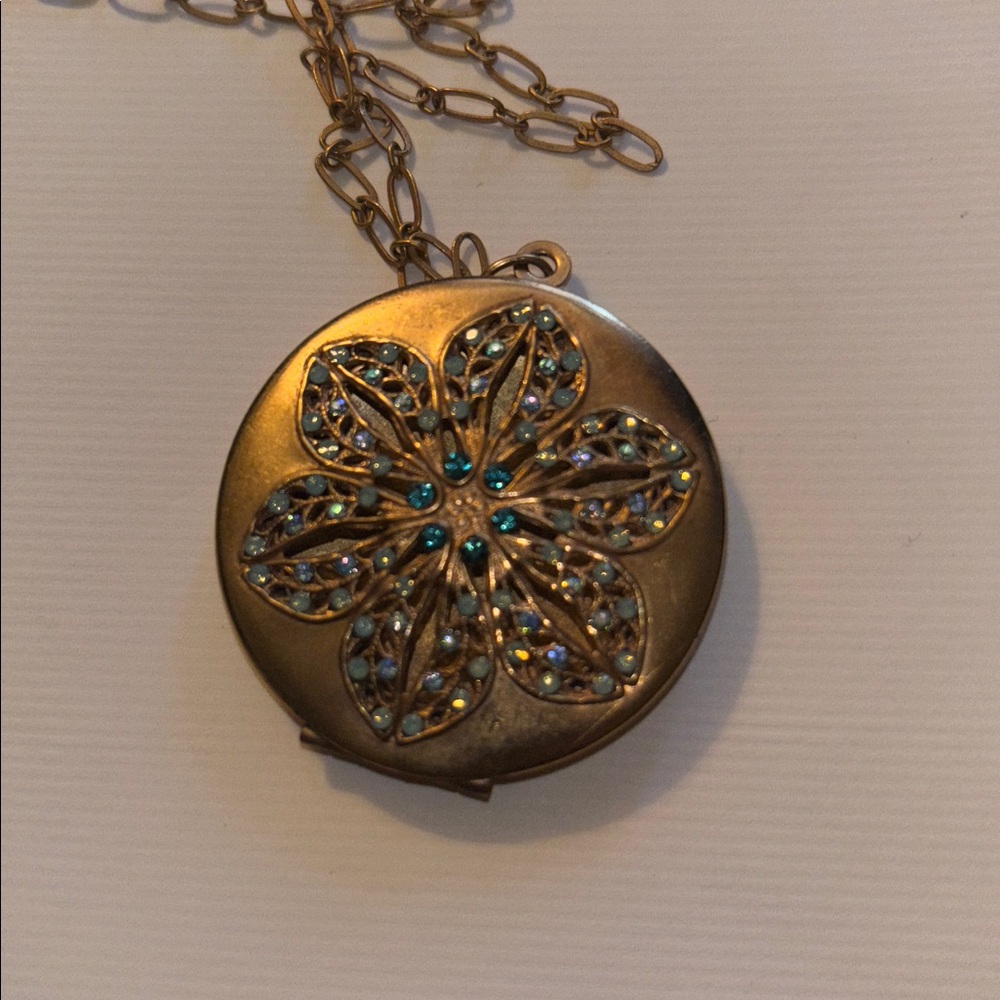 Catherine Popesco for La Vie Pariesenne Gold Floral Locket Necklace - Picture 10 of 10